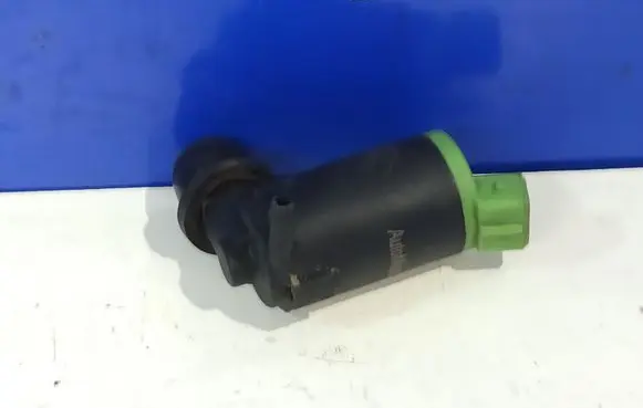 Volvo S40, V40 Windscreen/windshield washer pump 9169611
