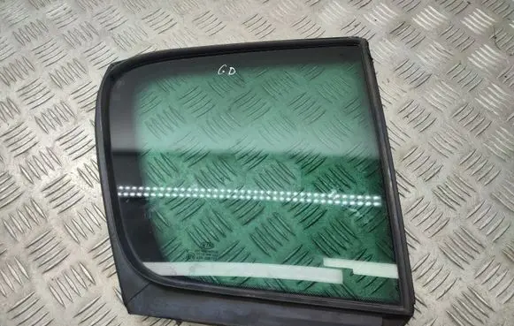 KIA Sportage Rear vent window glass 