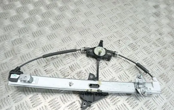 Mazda CX-3 Front window lifting mechanism without motor