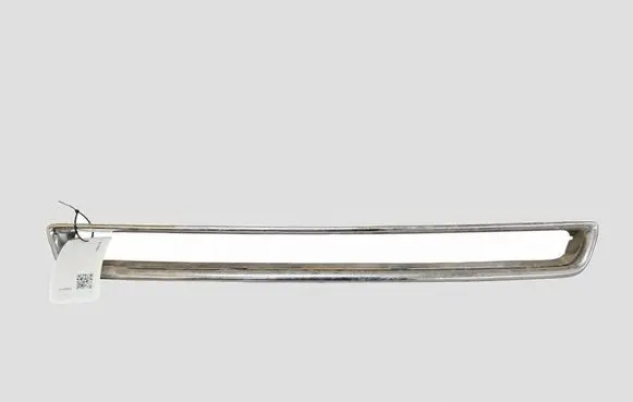 Volvo XC90 Front bumper lower grill 30678000