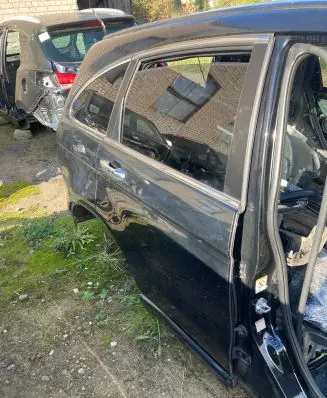 Honda CR-V Rear door