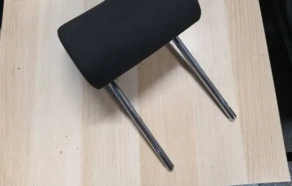 Volkswagen Polo V 6R Rear seat headrest 
