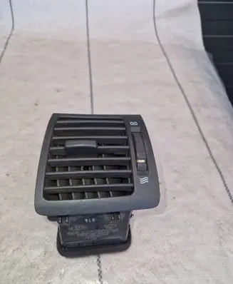 KIA Sorento Dashboard side air vent grill/cover trim 974803e000