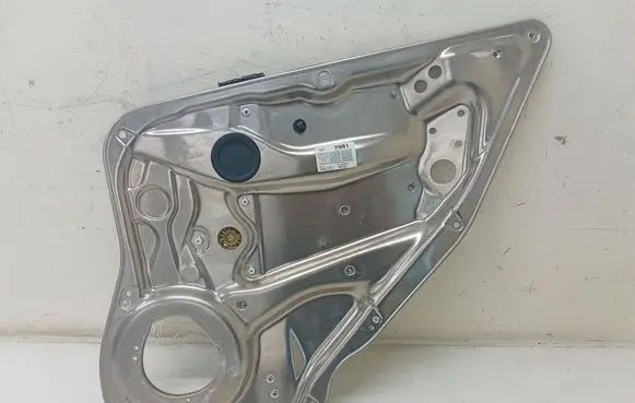 Mercedes-Benz E W212 Rear door manual window regulator A2125407205