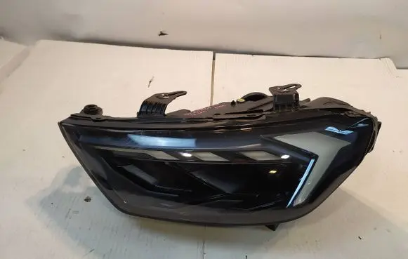 Audi A1 Headlight/headlamp 82A941033F 90171440
