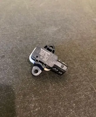Volvo XC60 Airbag deployment crash/impact sensor 30798030 120607500