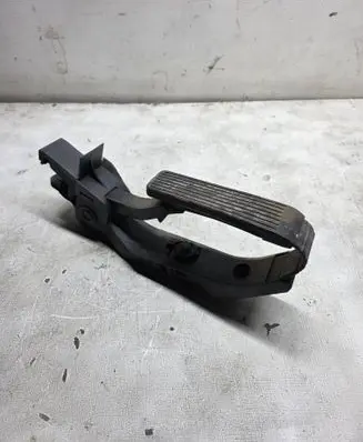 Mercedes-Benz E W211 Accelerator throttle pedal 1293010382