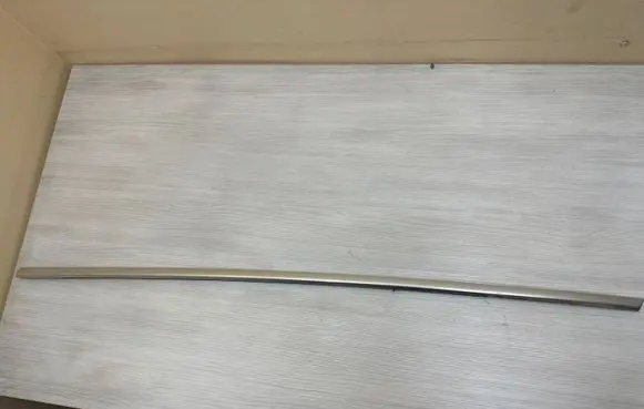 Front door glass trim molding