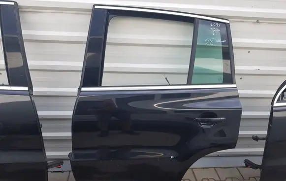 Volkswagen Tiguan Rear door 