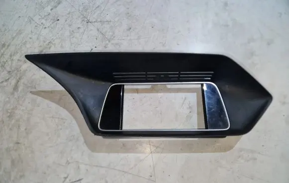 Mercedes-Benz E W212 Radio/GPS head unit trim A2126802036