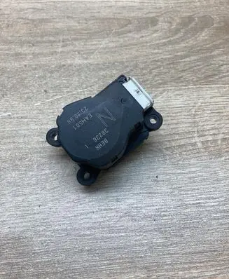 Mercedes-Benz S W220 Air flap motor/actuator 38236 EAM501
