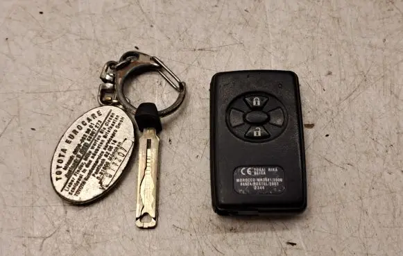 Toyota Auris 150 Ignition key/card 899040D030 6951552110