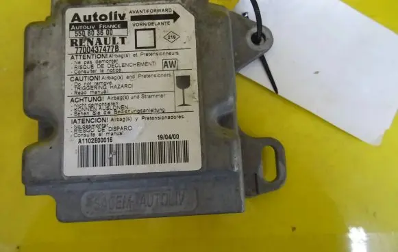 Renault Megane I Airbag control unit/module 7700437477B 550803600