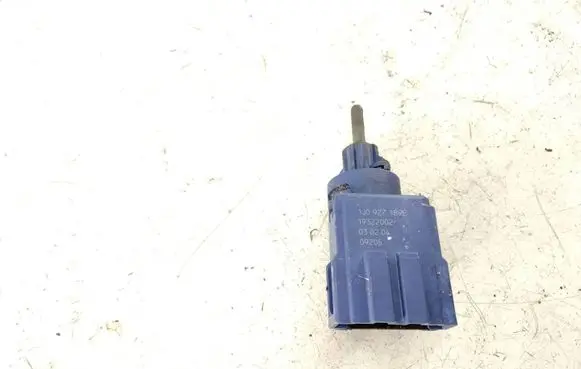 Volkswagen PASSAT B5 Brake pedal sensor switch 1J0927189E 09205 19322002