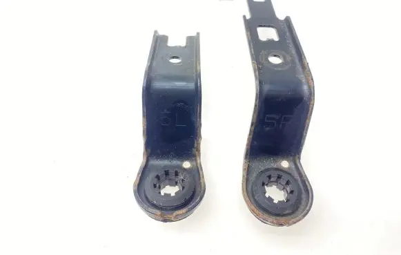Toyota Prius+ (ZVW40) Radiator mount bracket