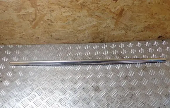 Volvo V70 Front door glass trim molding 