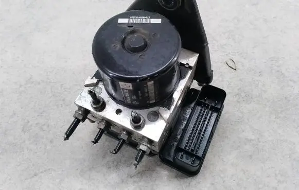 Audi A3 S3 8P ABS Pump 
