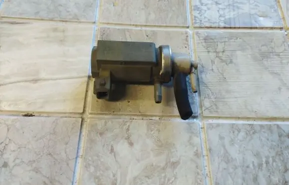 Audi A6 S6 C5 4B Turbo solenoid valve 059906627A