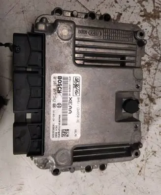 Ford C-MAX II Engine control unit/module 8M5112A650XE 0281015242