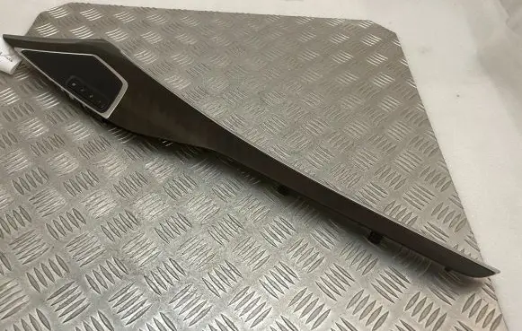 Volvo XC90 Front door trim bar 31407844