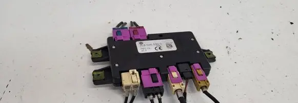 Volkswagen Touareg I Aerial antenna amplifier 7L6035530C 12041800