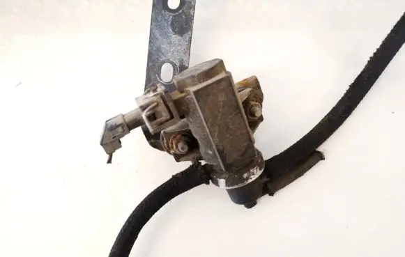 Volkswagen Golf III Turbo solenoid valve 1h0906627