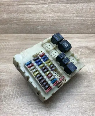 Ford C-MAX I Fuse module 2M5T14A073PC 90730AB