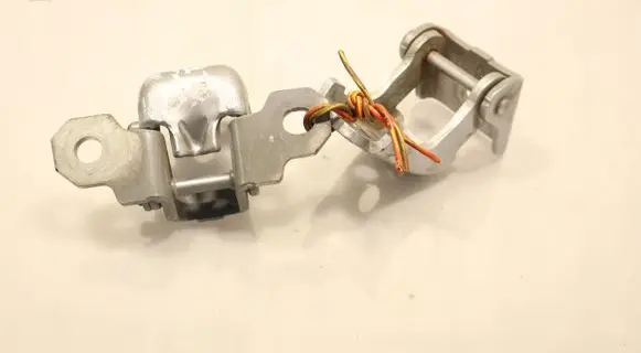 Rear door hinge set
