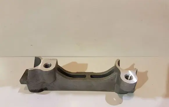 Toyota RAV 4 (XA40) Engine mounting bracket 1234126011