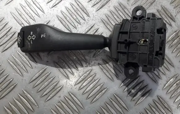 BMW 5 E39 Indicator stalk 8363668 01104010