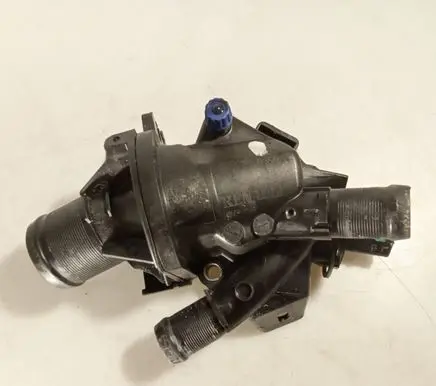 Renault Master III Thermostat housing 110604371R 226301872R 110609356R