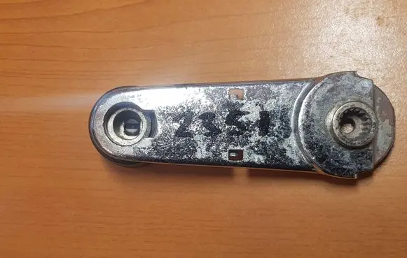 Audi 80 90 B3 Front door window winding handle 443837581D