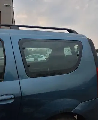 Dacia Logan I Front triangle window/glass 