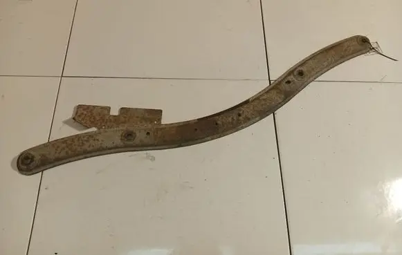 Ford Focus Radiator mount bracket 