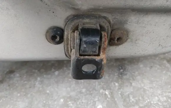 Skoda Fabia Mk2 (5J) Rear door check strap stopper