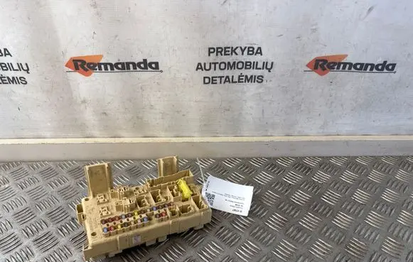 Toyota Avensis T250 Fuse module 905771