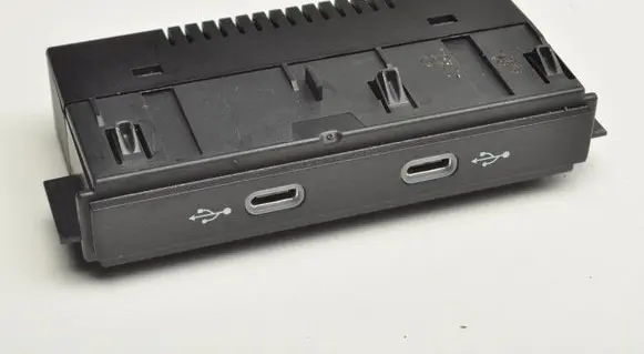 Volkswagen Tiguan USB socket connector 5NA035700
