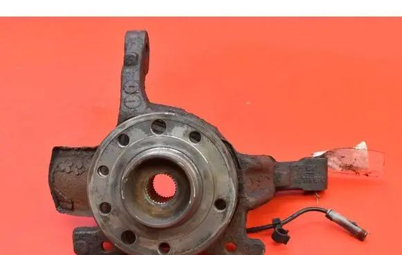 Opel Astra H Front wheel hub spindle knuckle 13111670