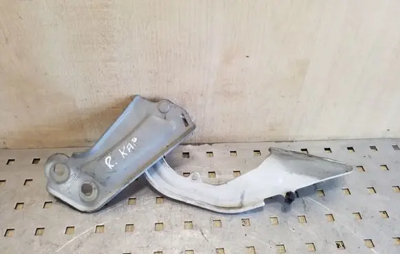 Ford Focus Engine bonnet/hood hinges BM51A16800AD