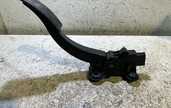 Jeep Patriot Accelerator throttle pedal 04891585AE X24936G 16132001429