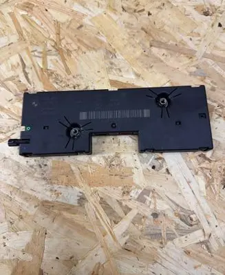 BMW 3 E90 E91 Aerial antenna amplifier 6934846 10819610