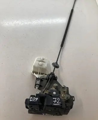 Volkswagen Caddy Front door lock 3B1837016