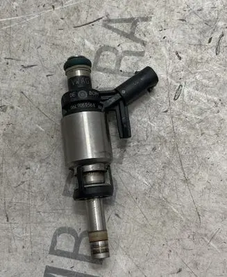 Audi A5 8T 8F Fuel injector 06L906036K