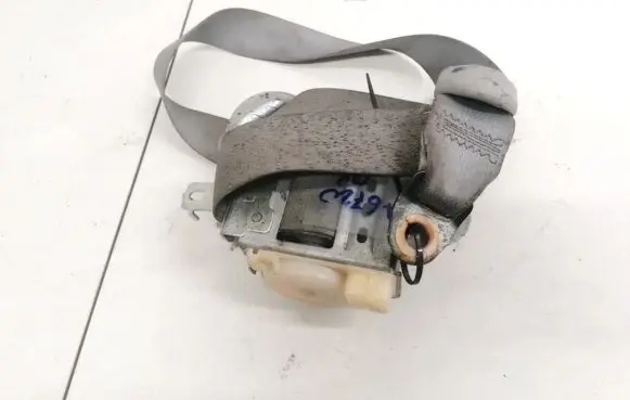Hyundai Sonata Front seatbelt