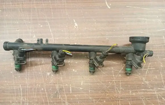 Fuel injector
