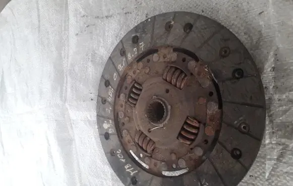 Mercedes-Benz 100 W631 Clutch pressure plate 