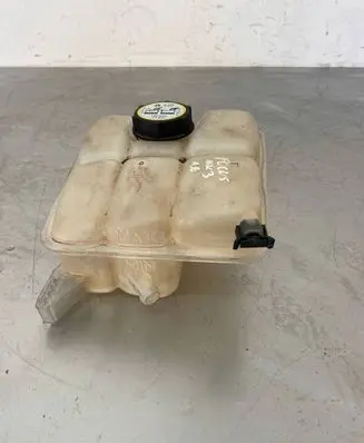 Ford Focus Coolant expansion tank/reservoir 8V61-8K218-AE