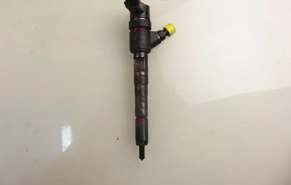 Opel Combo C Fuel injector 0445110083