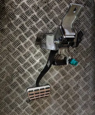 Hyundai Tucson TL Brake pedal 32800F1745