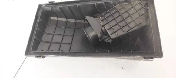 Mitsubishi Carisma Air filter box